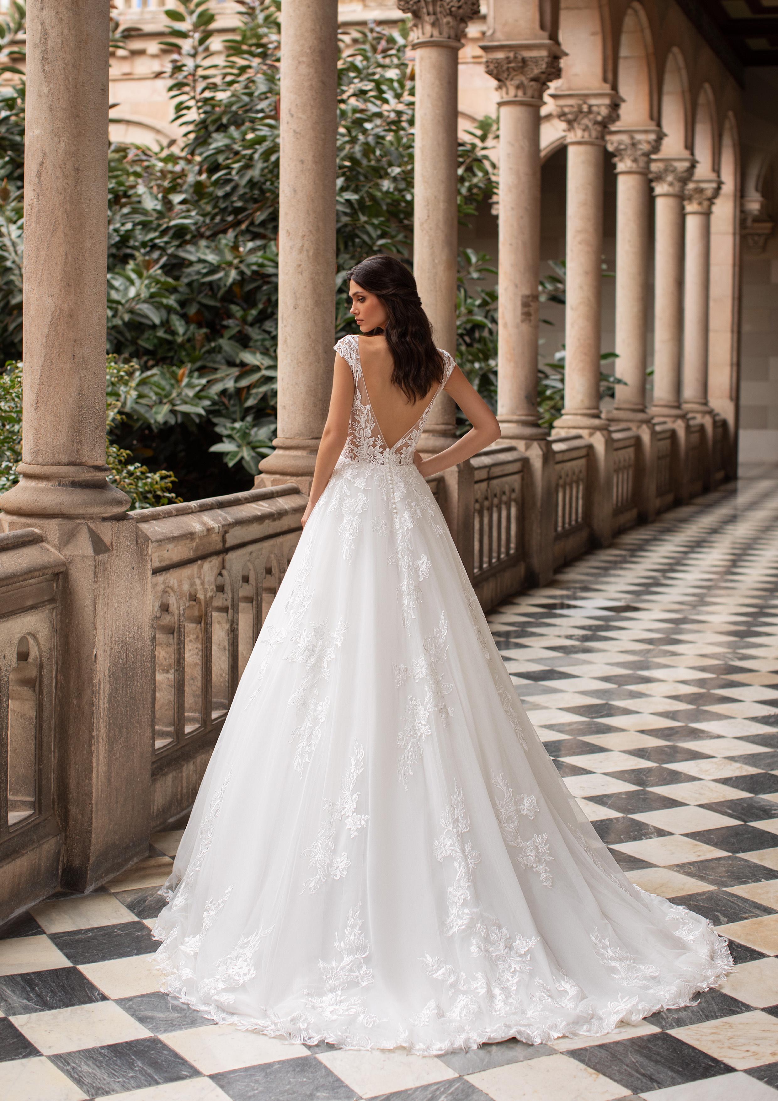 Vestido de noiva modelo Griffith da coleção Pronovias 2021 Cruise Collection
