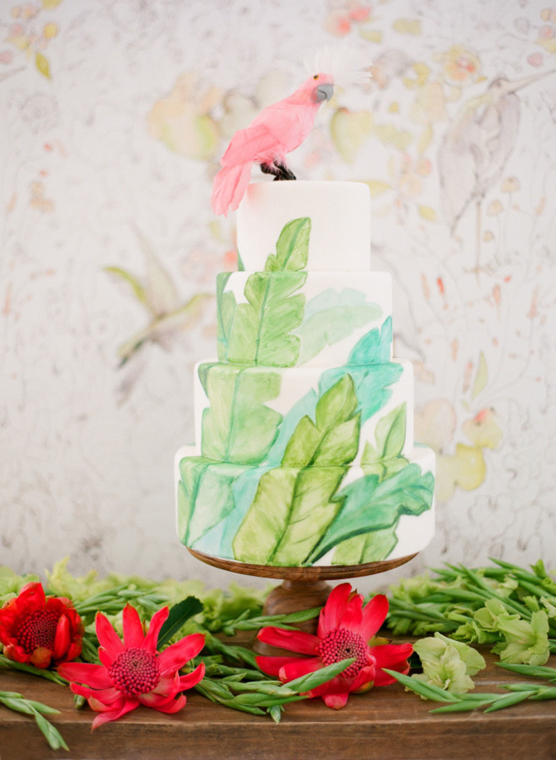 Inspiração para bolos de casamento modernos que são uma verdadeira obra de arte | Créditos: Jose Villa Photography