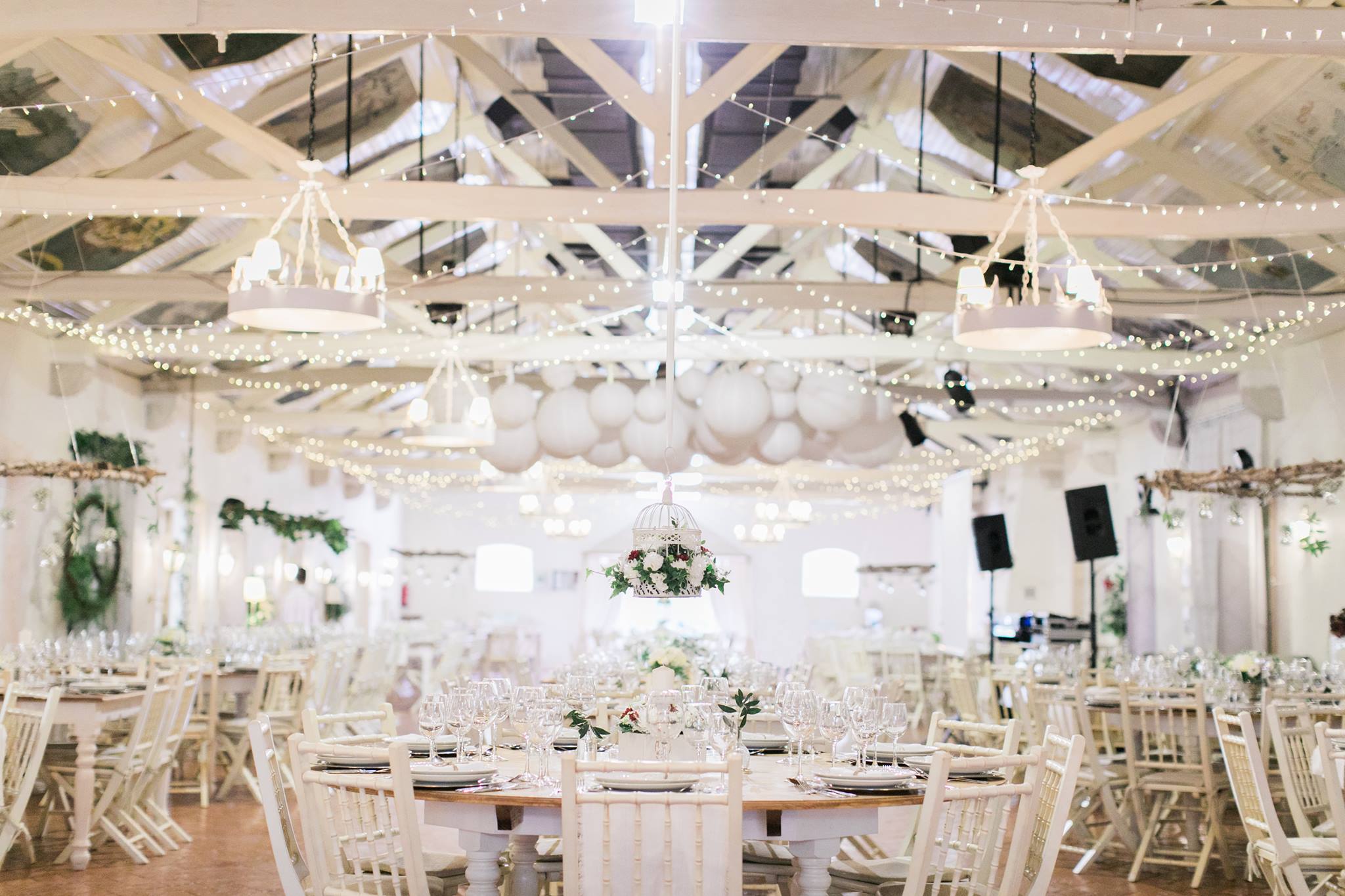 sala casamento rústica madeira tons branco