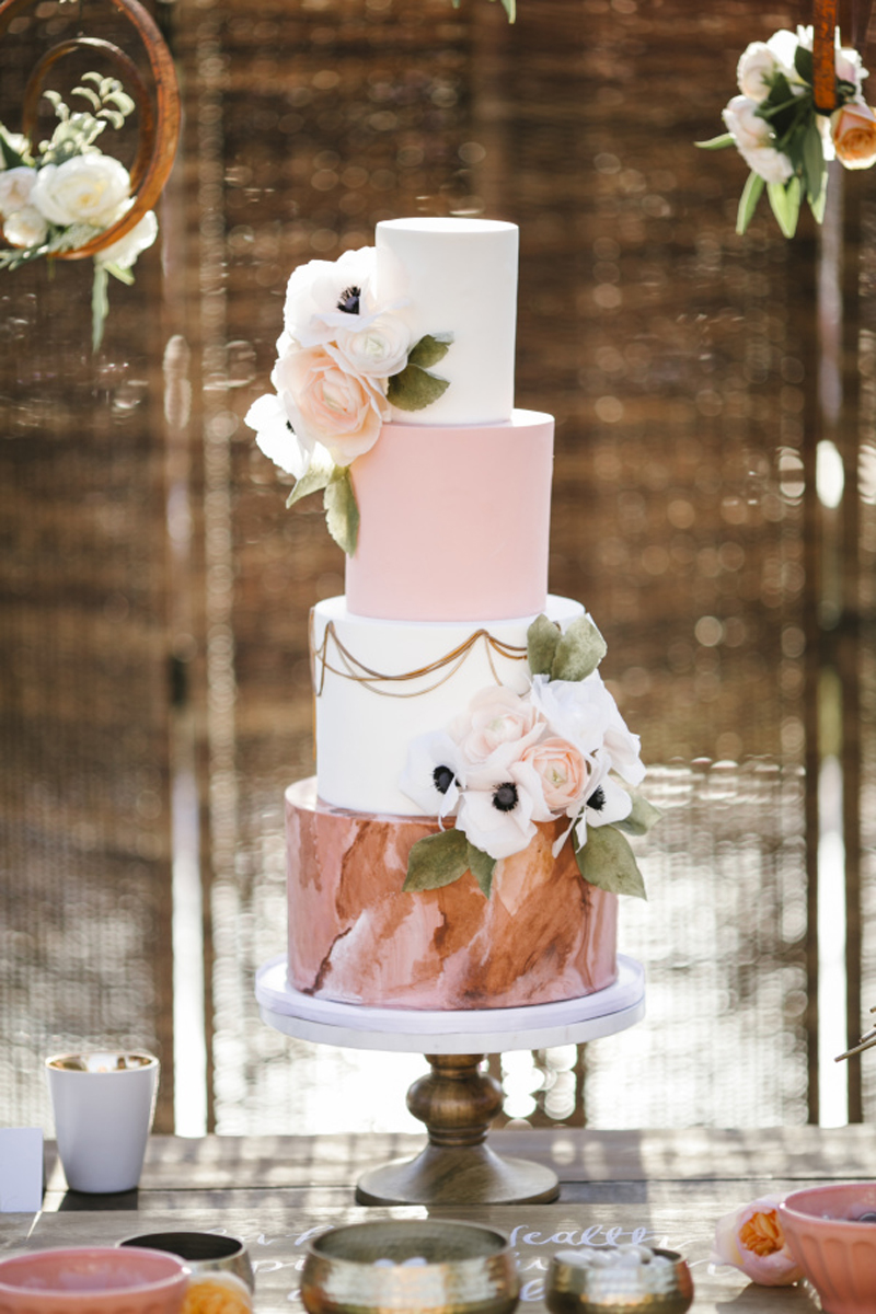 Inspiração para bolos de casamento de 4 andaresb | Créditos: Josh Elliott Photography