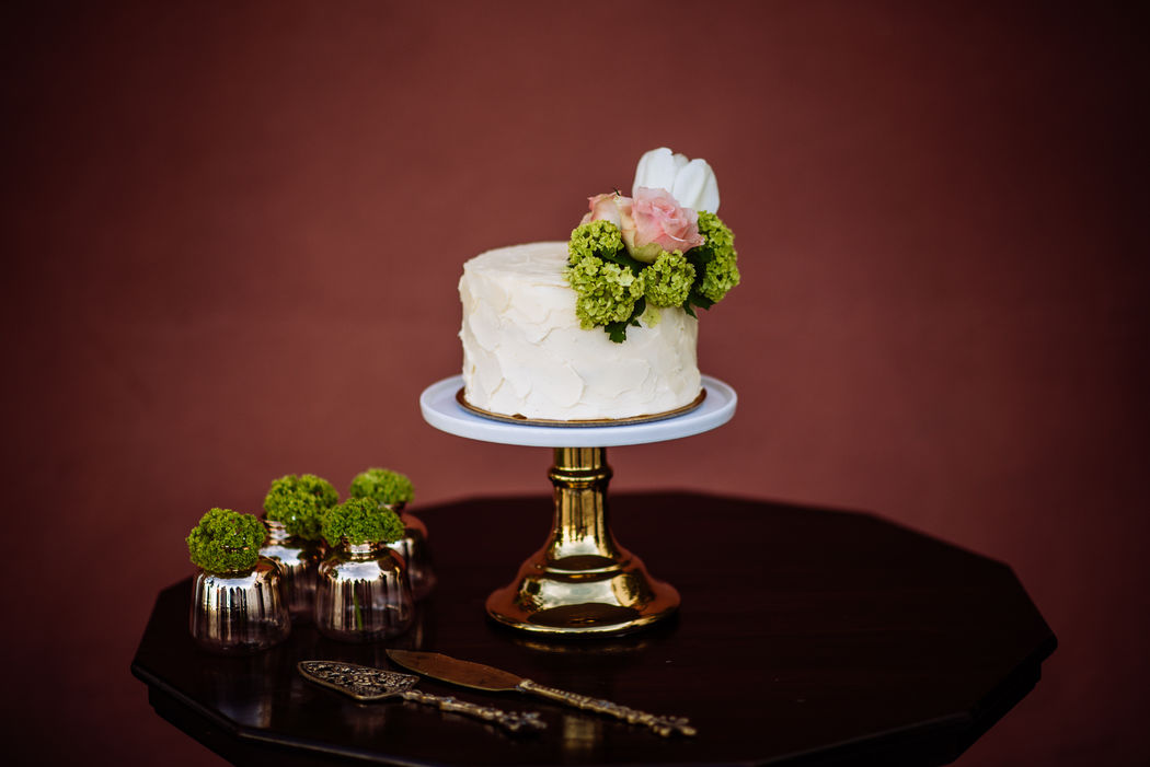 Simples, mas lindo, sofisticado e delicioso: ideal para casamentos mais íntimos | Créditos: Bakewell |  Foto: Helder Couto