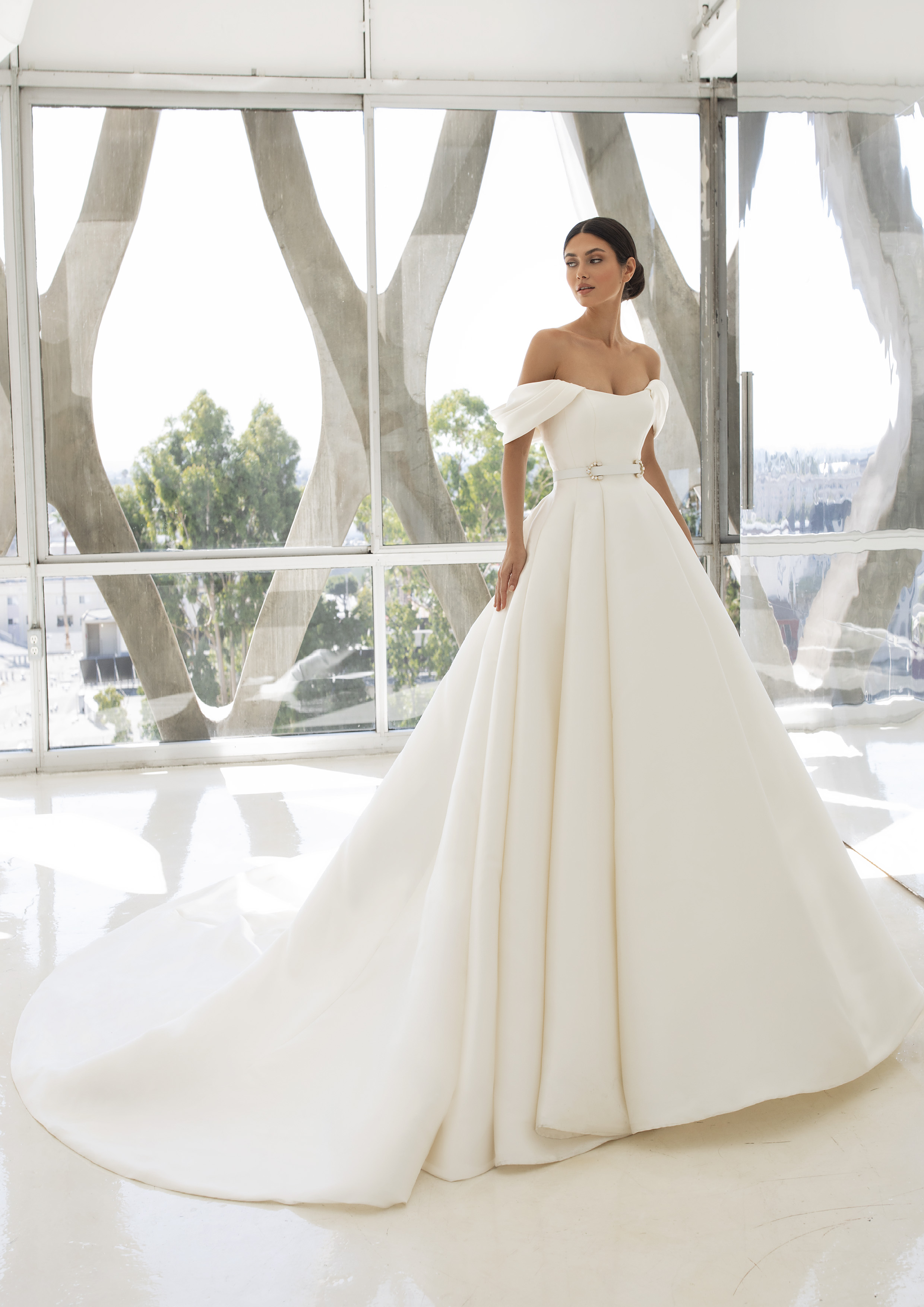 Vestido de noiva modelo Lynn da coleção Pronovias 2021 Cruise Collection