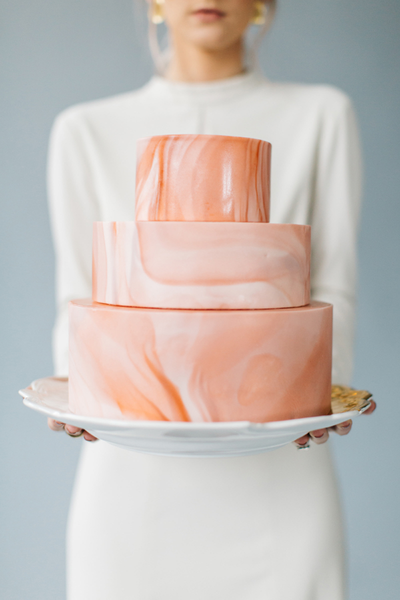 Inspiração para bolos de casamento originais que são verdadeiras obras de arte | Créditos: Kenzie Victory