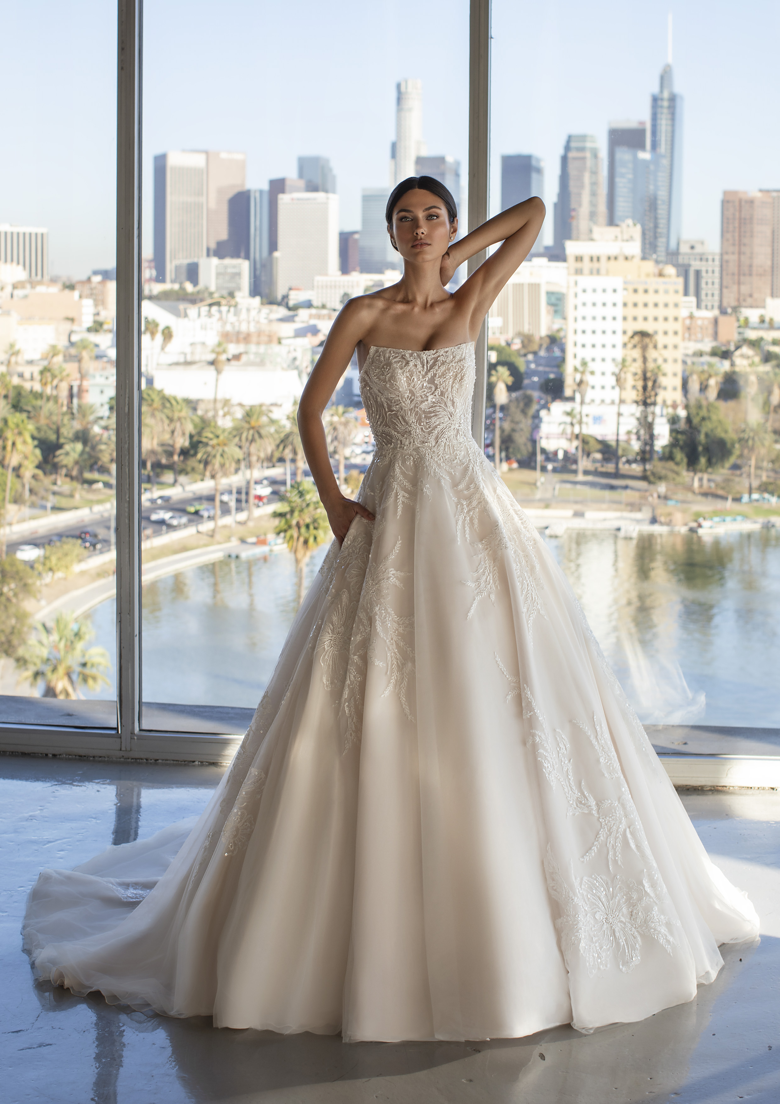 Vestido de noiva modelo Allyson da coleção Pronovias 2021 Cruise Collection