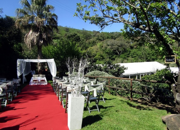 Espaço especiais para celebrar o seu casamento: <a href="https://www.zankyou.pt/f/quinta-da-cascata-32465/card/visit-web">Quinta da Cascata</a> - Mafra