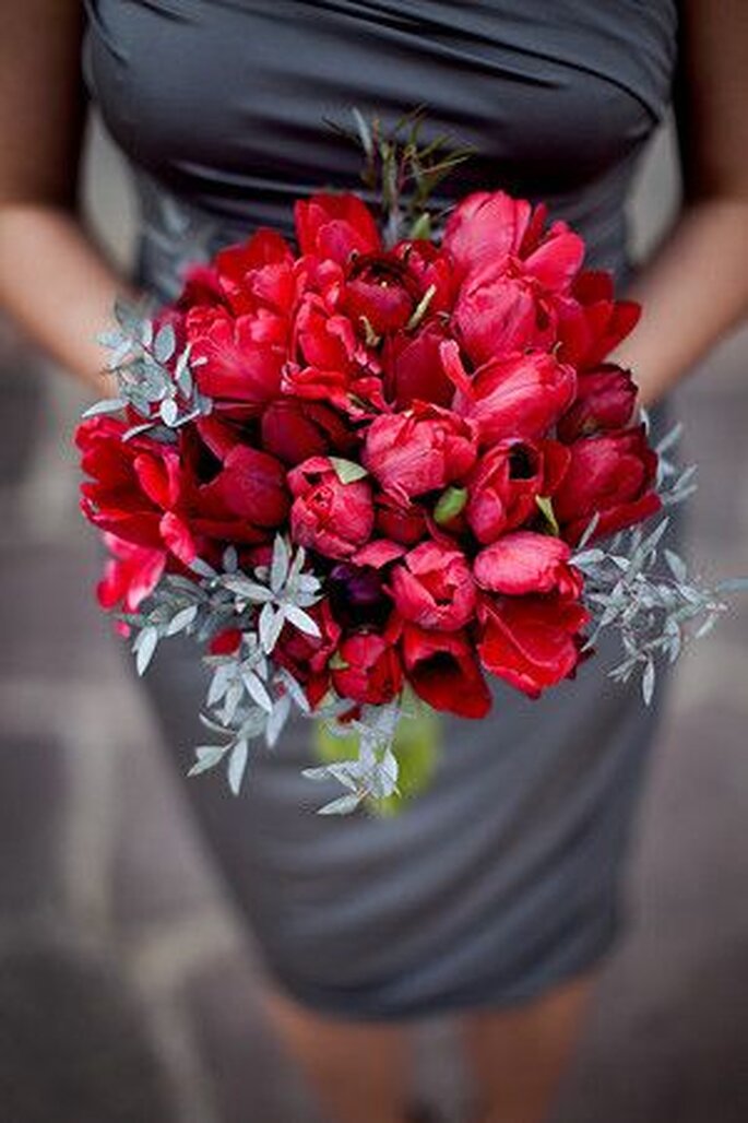 Bouquet em tons de vermelho.