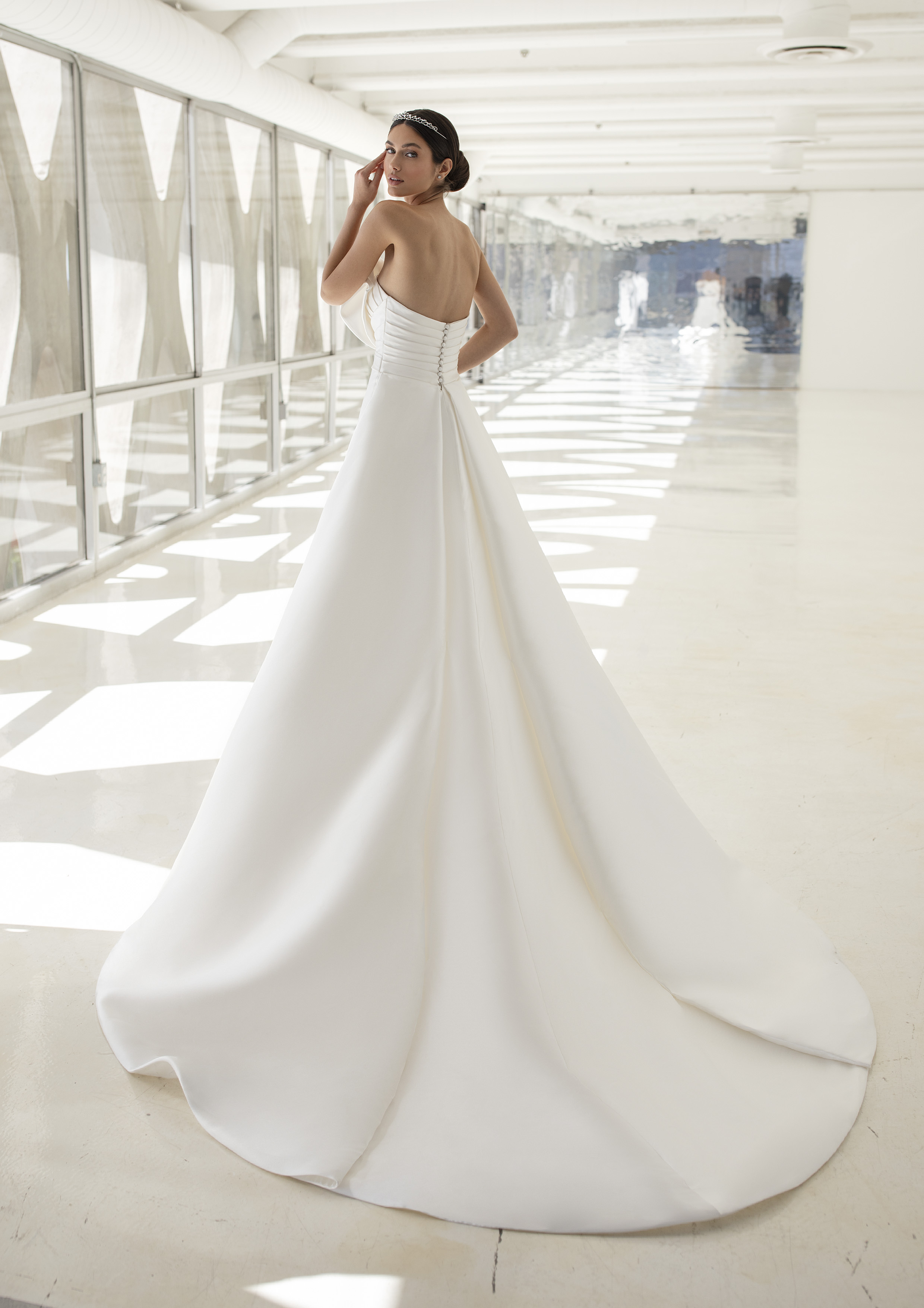 Vestido de noiva modelo Malone da coleção Pronovias 2021 Cruise Collection