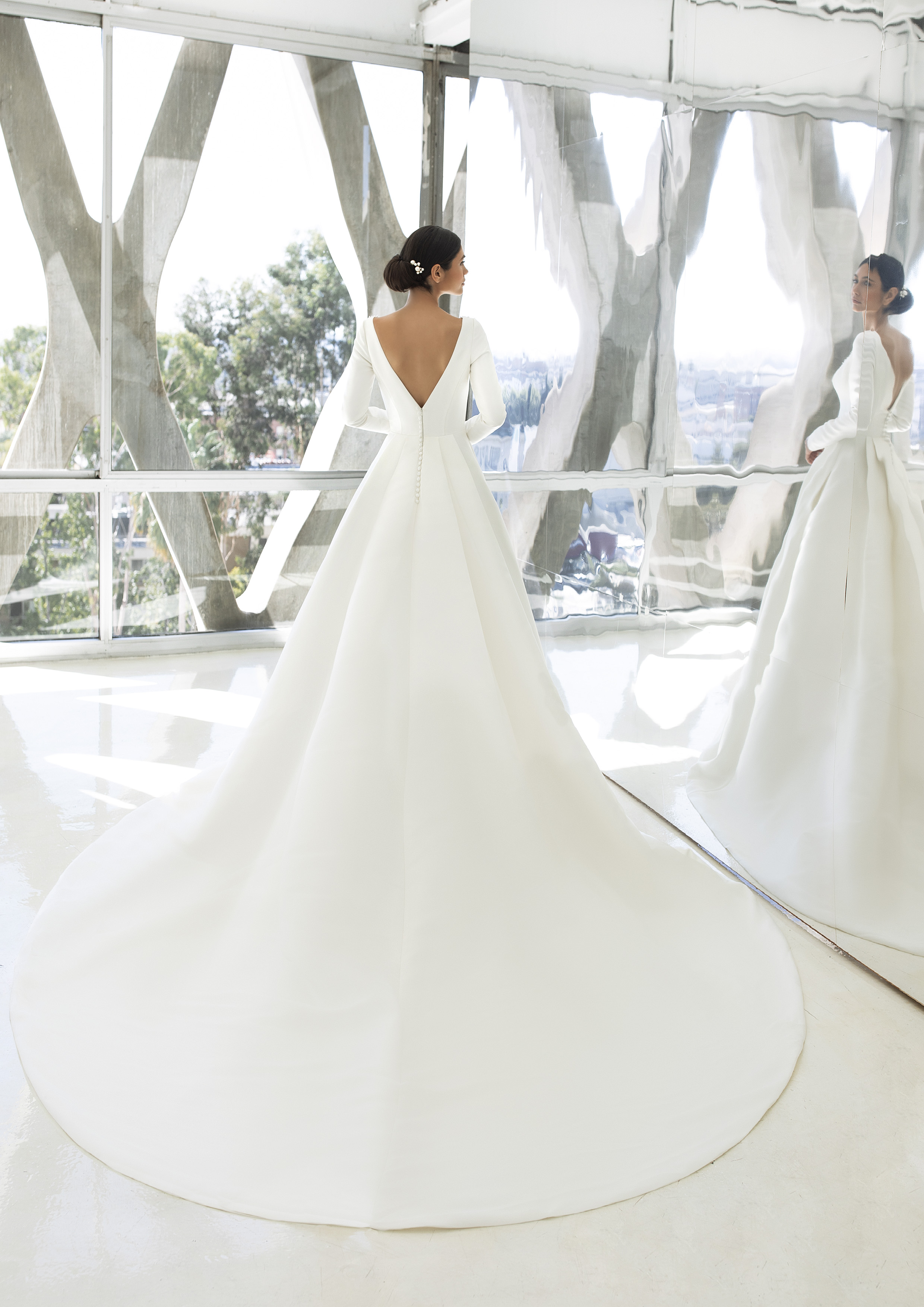 Vestido de noiva modelo Hepburn da coleção Pronovias 2021 Cruise Collection