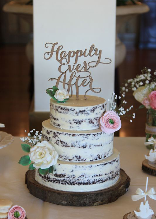 Os naked cakes continuam a ser uma opção de bolos de casamento muito procurada pelos noivos | Créditos: Pitada d'Amor