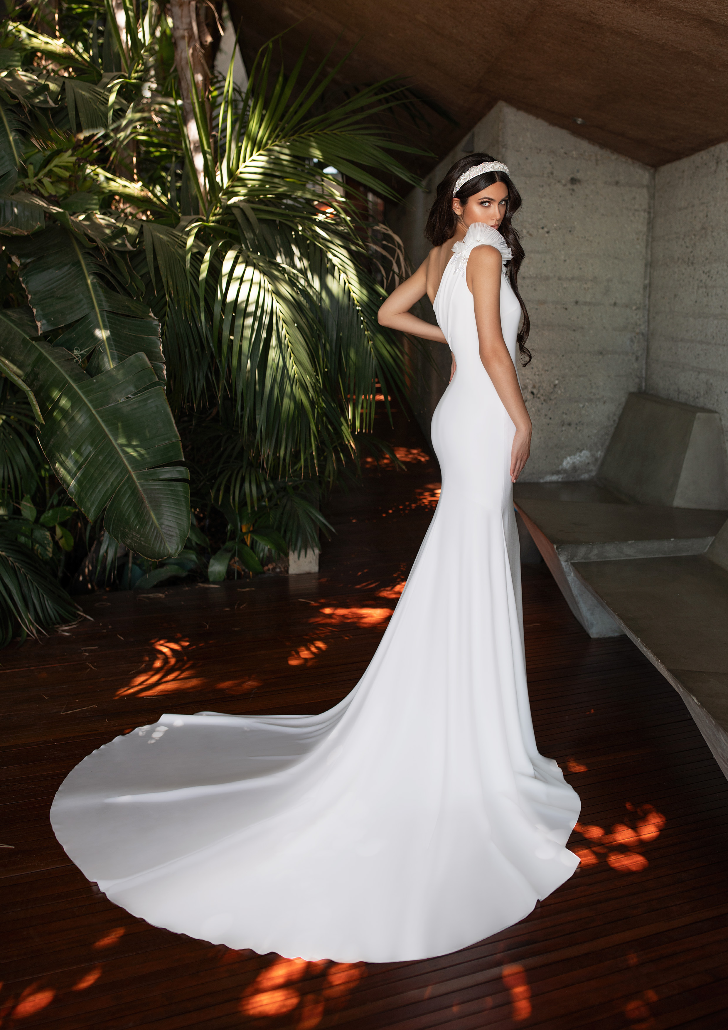 Vestido de noiva modelo Raines da coleção Pronovias 2021 Cruise Collection