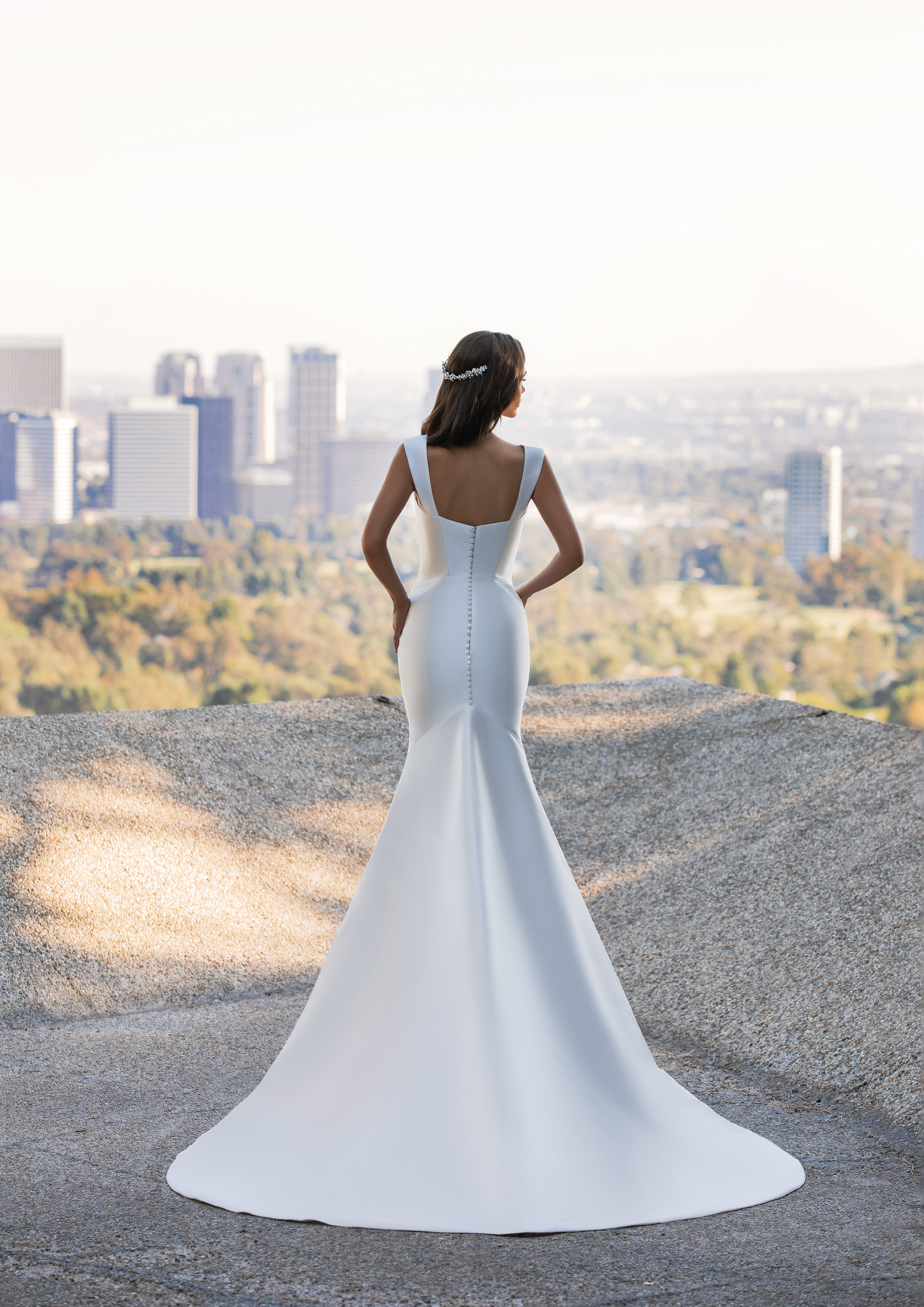Vestido de noiva modelo Hutton da coleção Pronovias 2021 Cruise Collection