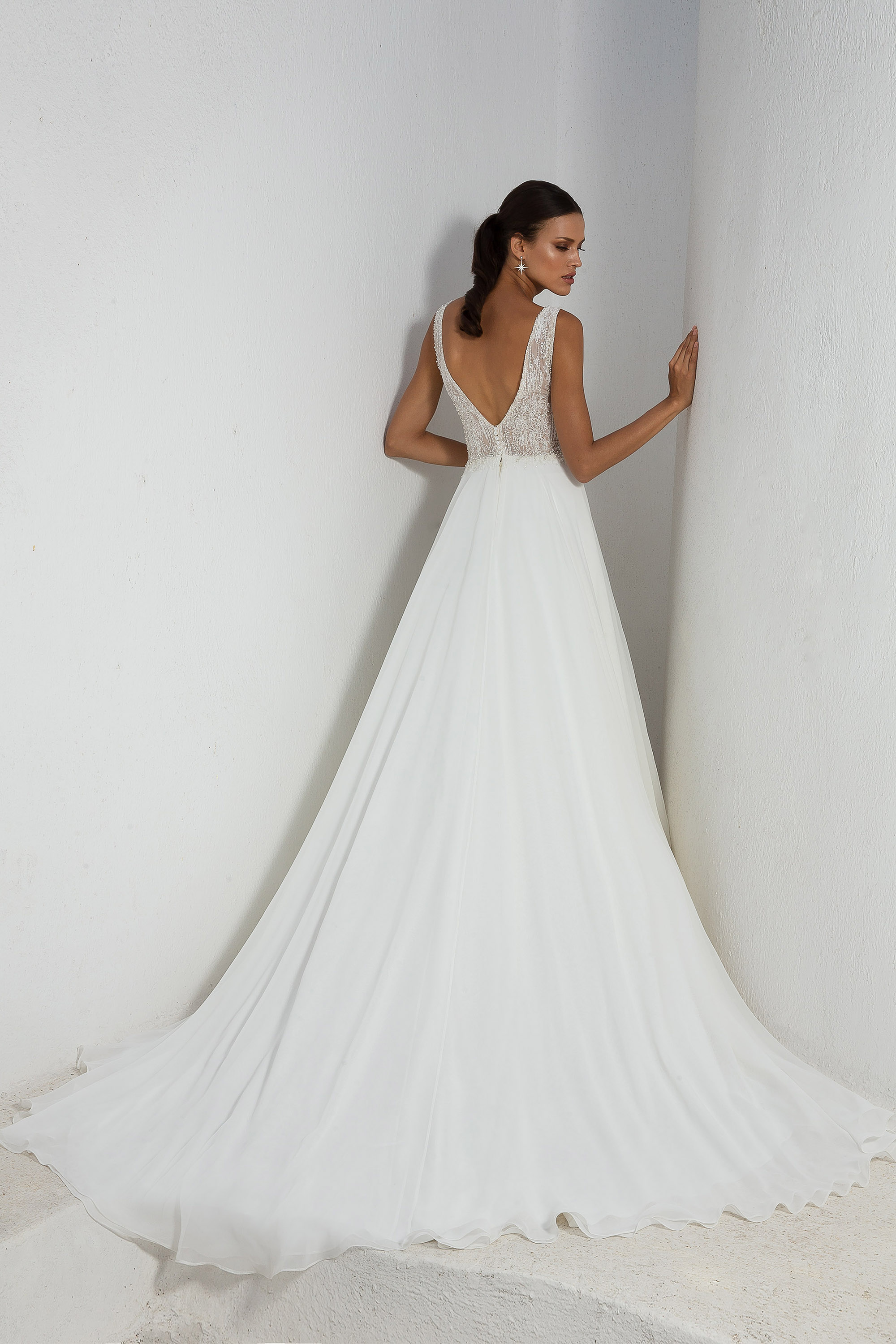 Style 88003. Credits: Justin Alexander