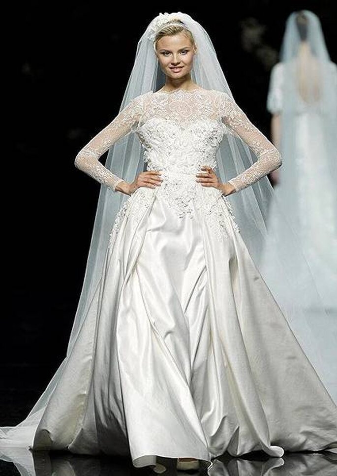<a href="http://zankyou.9nl.de/nfw4">Peça a sua marcação para provar a nova Colecção Pronovias 2015.</a>
