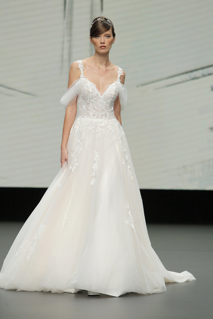 House of St. Patrick 2021 | Créditos: Valmont Barcelona Bridal Fashion Week 2020