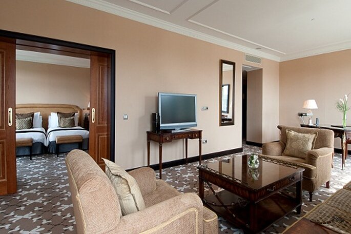 Impresionante 'suite' presidencial doble. Foto: Hilton Buenavista Toledo.