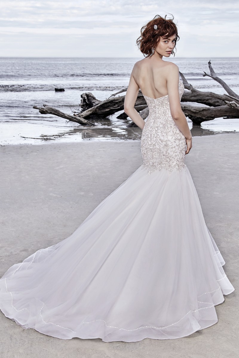 <a href="https://www.maggiesottero.com/sottero-and-midgley/jefferson/11543">Maggie Sottero</a>