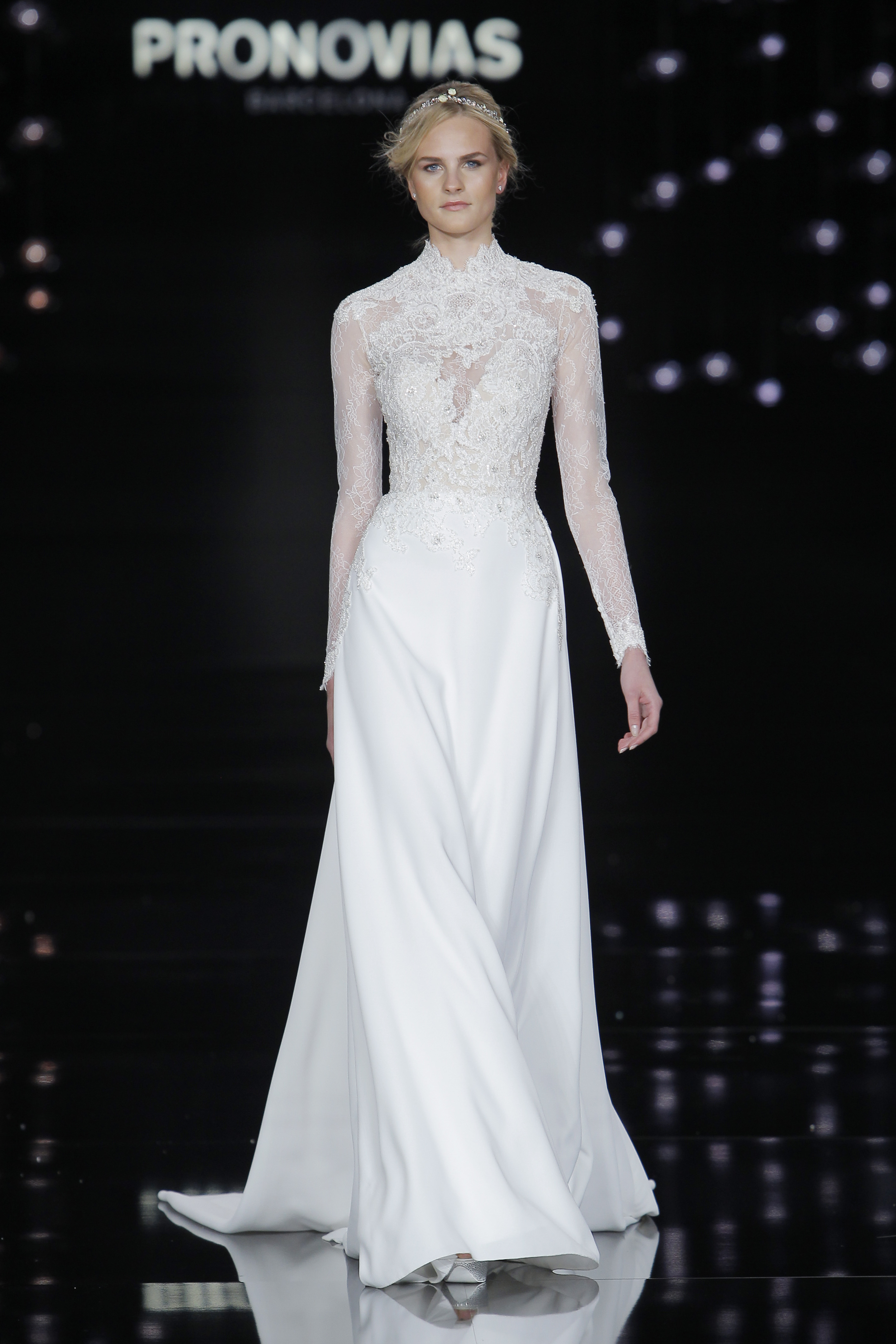 Credits: Barcelona Bridal Fashion Week
<a href="http://zankyou.9nl.de/n3ig" target="_blank"> Faça a sua marcação para experimentar este vestido! </a>