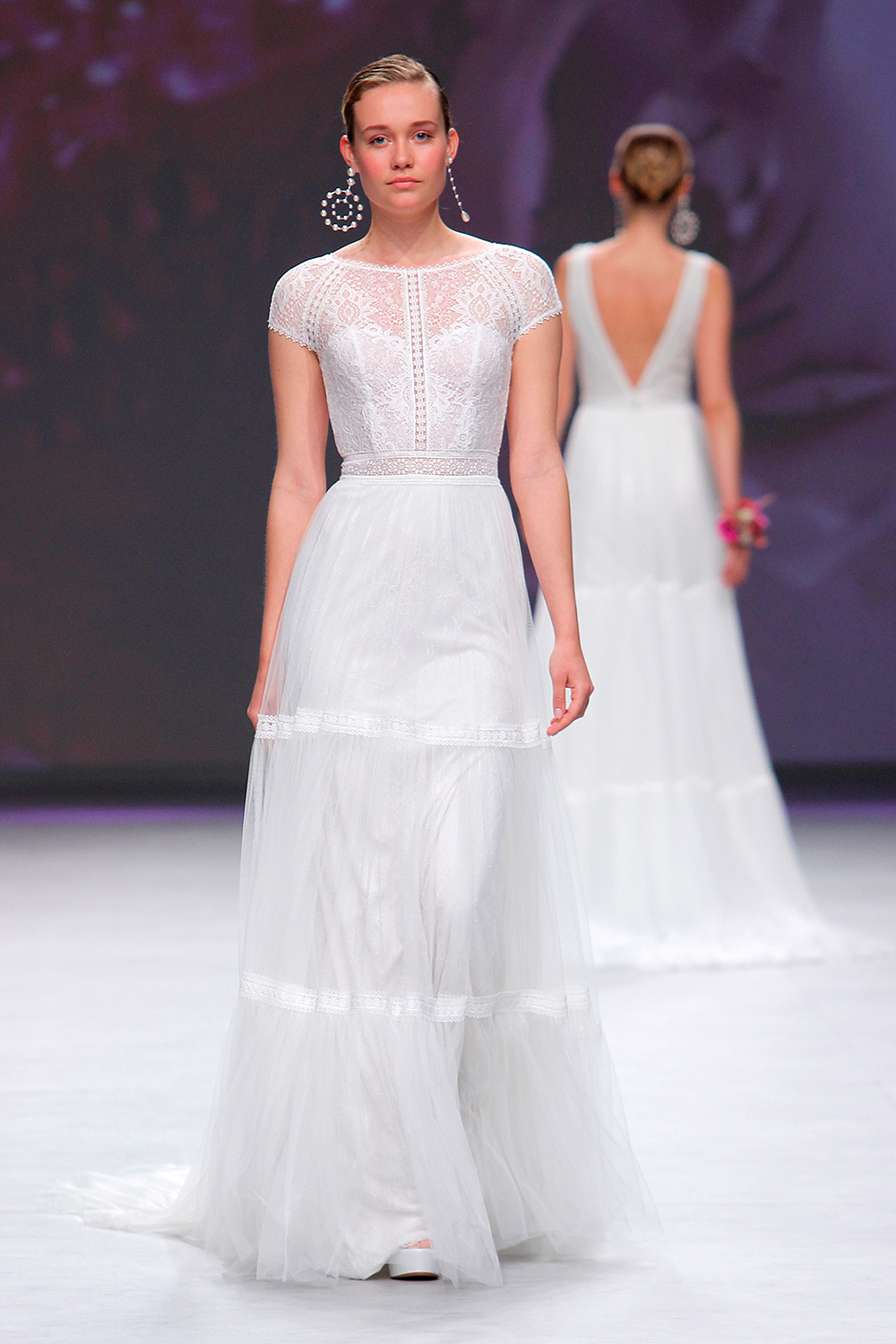 Aire Barcelona. Credits: Valmont Barcelona Bridal Fashion Week