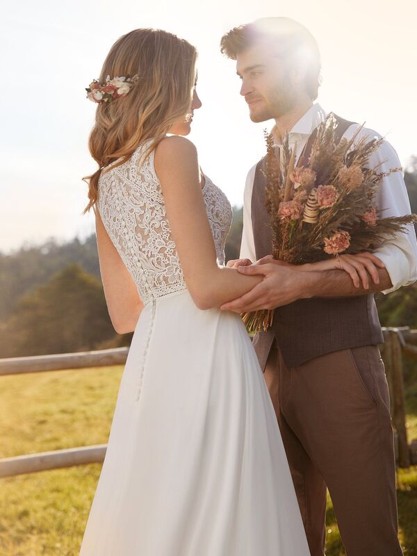 Os mais variados vestidos em Vestidus