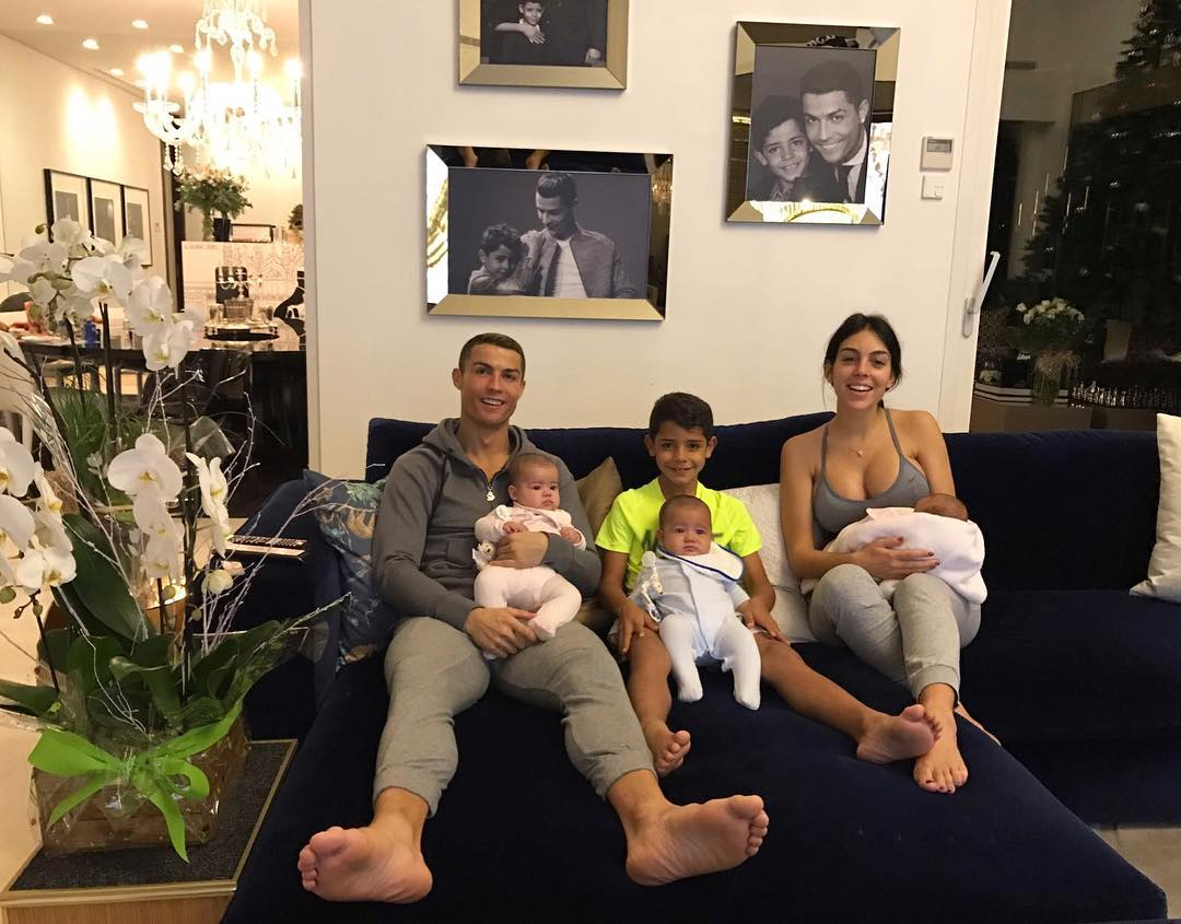 Cristiano Ronaldo foi pai a triplicar, pois antes de Alana nasceram os gémeos Eva e Mateo (com recurso a uma barriga de aluguer). Foto Instagram Cristiano Ronaldo