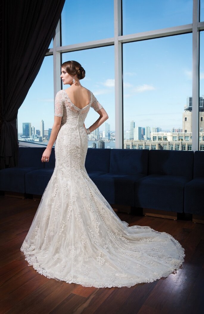 Photo: <a href="http://www.justinalexanderbridal.com/?utm_source=Zankyou&utm_medium=website%20takeover&utm_campaign=Zankyou%20week%20takeover" target="_blank">Justin Alexander</a>