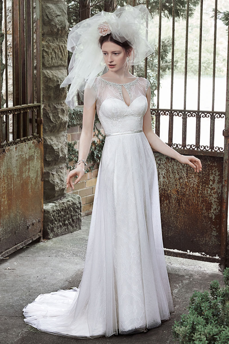 <a href="http://www.maggiesottero.com/dress.aspx?style=5MT687" target="_blank">Maggie Sottero</a>