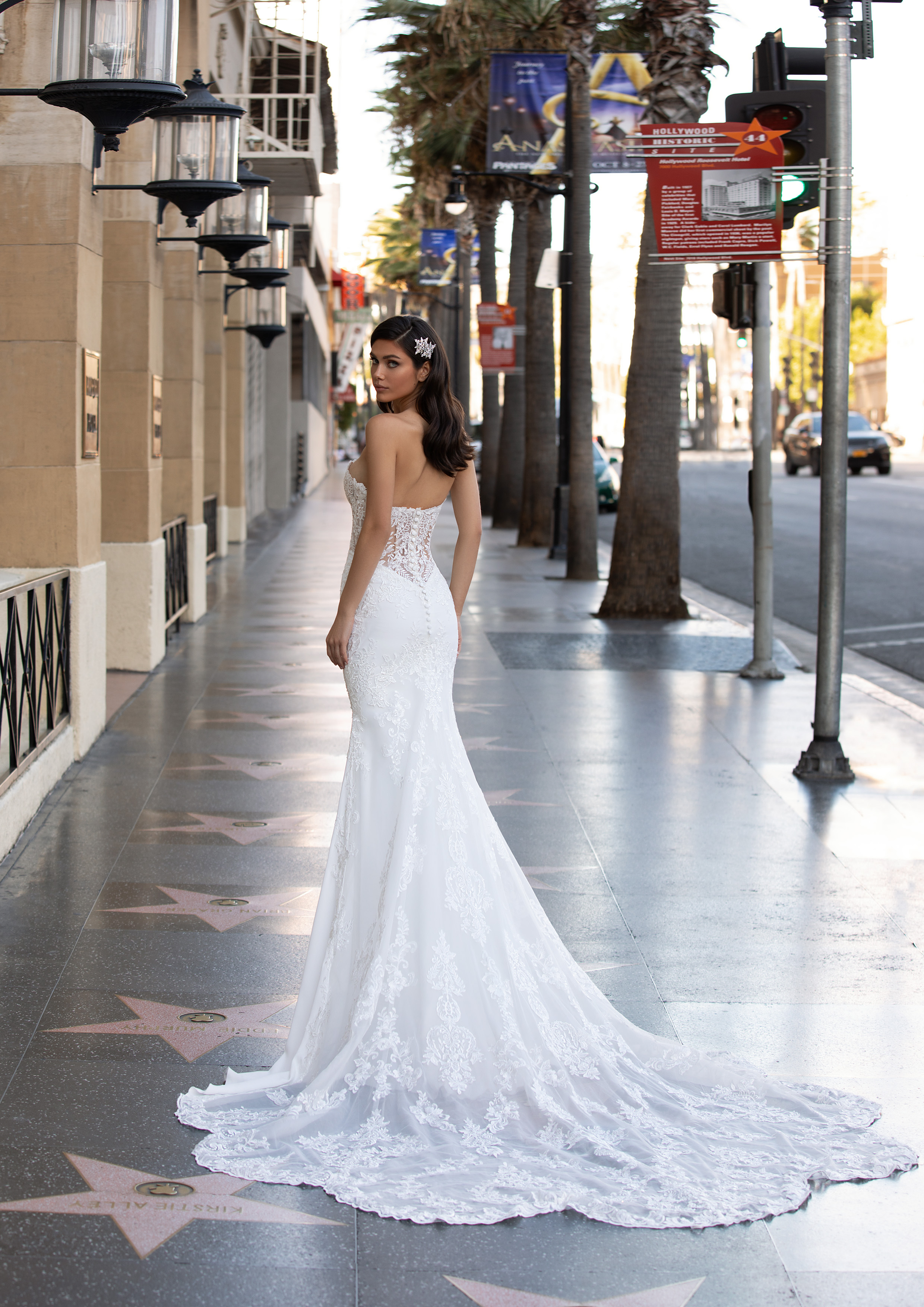 Vestido de noiva modelo Monroe da coleção Pronovias 2021 Cruise Collection