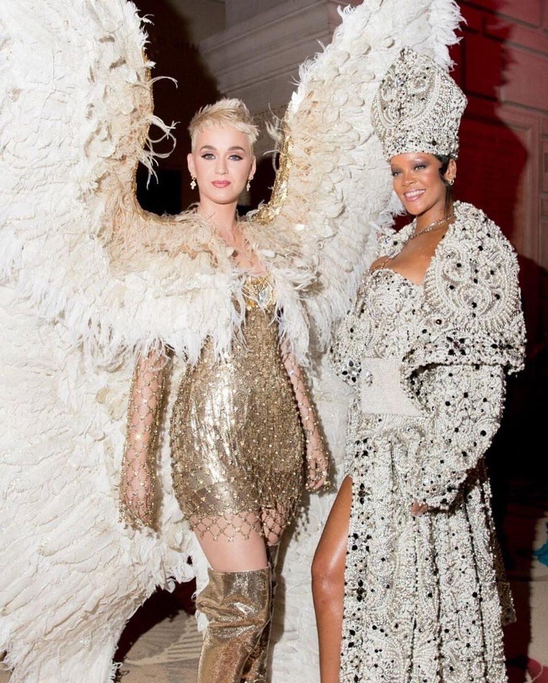 Katy Perry em Versace e Rihanna em Maison Margiela: as rainhas da passarela | Foto via IG @worldsbestperrypie