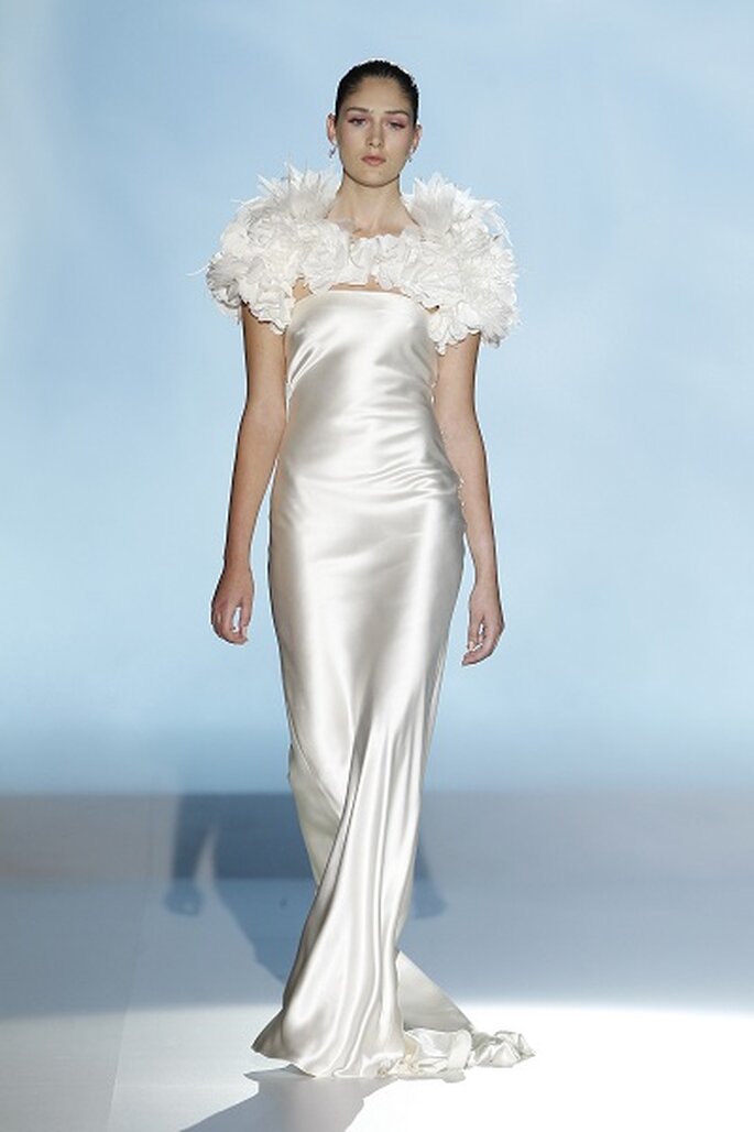 Foto: Ugo Camera / BARCELONA BRIDAL WEEK
<a href="http://zankyou.9nl.de/k3g6">Descubra a nova colecção 2015 de Rosa Clará</a>