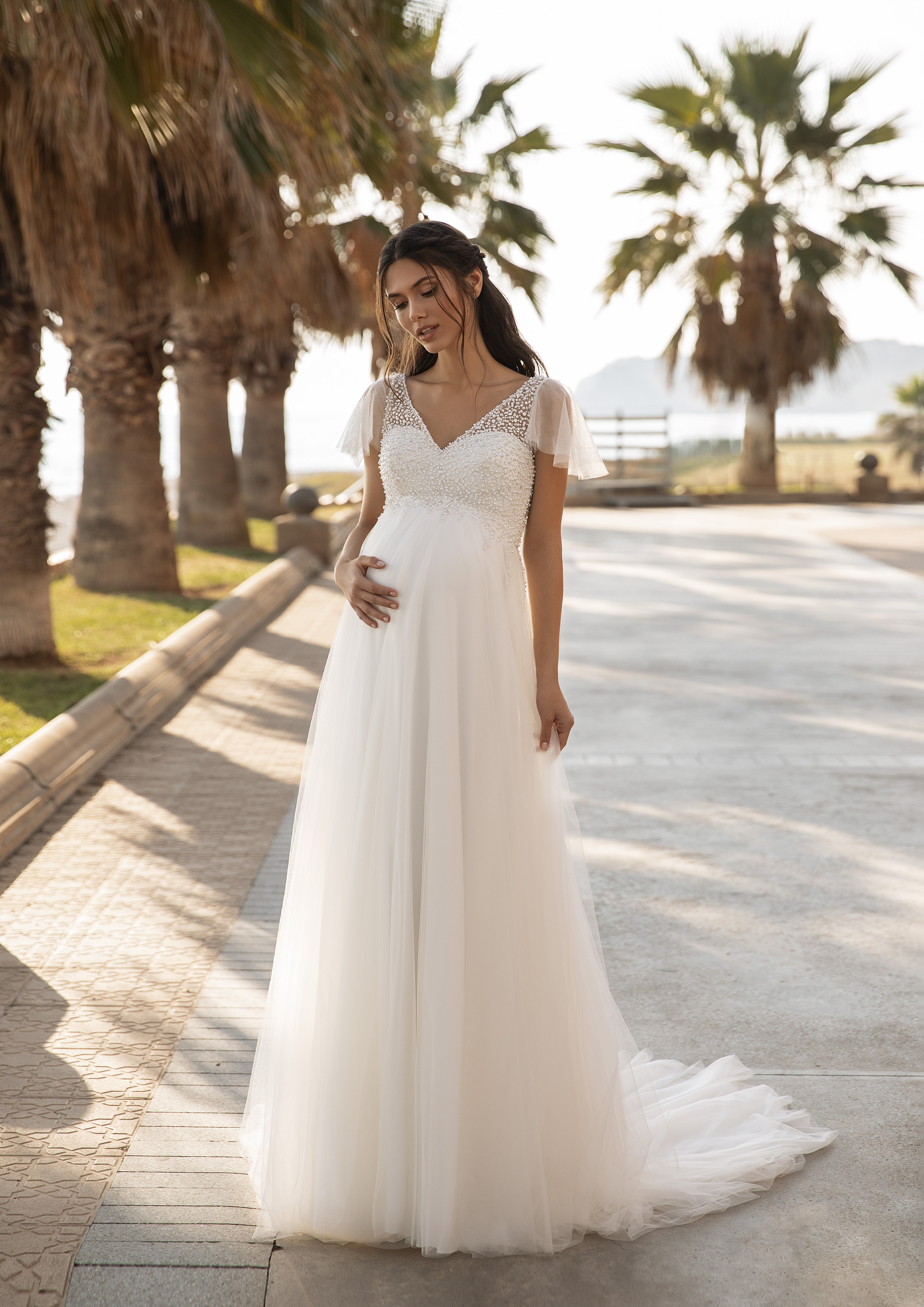 Vestido de noiva da linha maternidade | Modelo Lucky Star da coleção Cápsula Maternidade Pronovias 2021 Cruise Collection