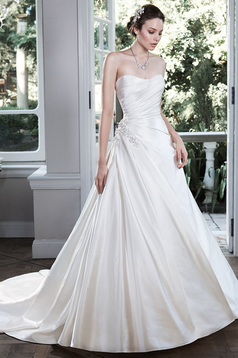 <a href="http://www.maggiesottero.com/dress.aspx?style=5MW700" target="_blank">Maggie Sottero</a>