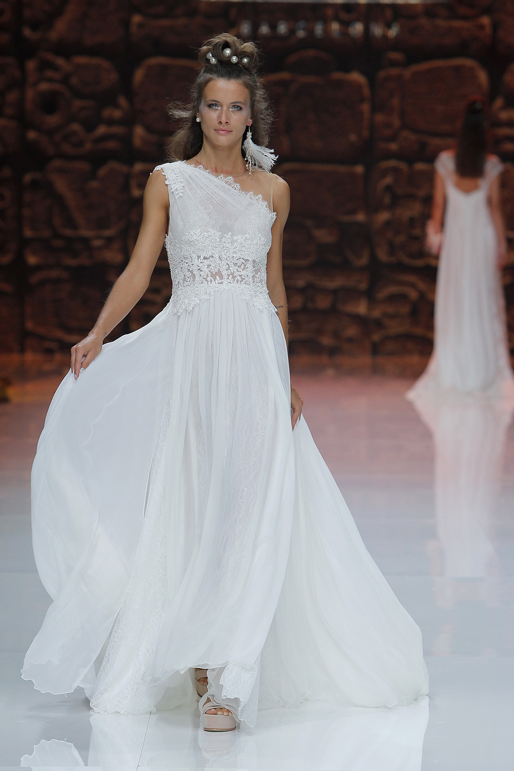 Credits: Barcelona Bridal Fashion Week