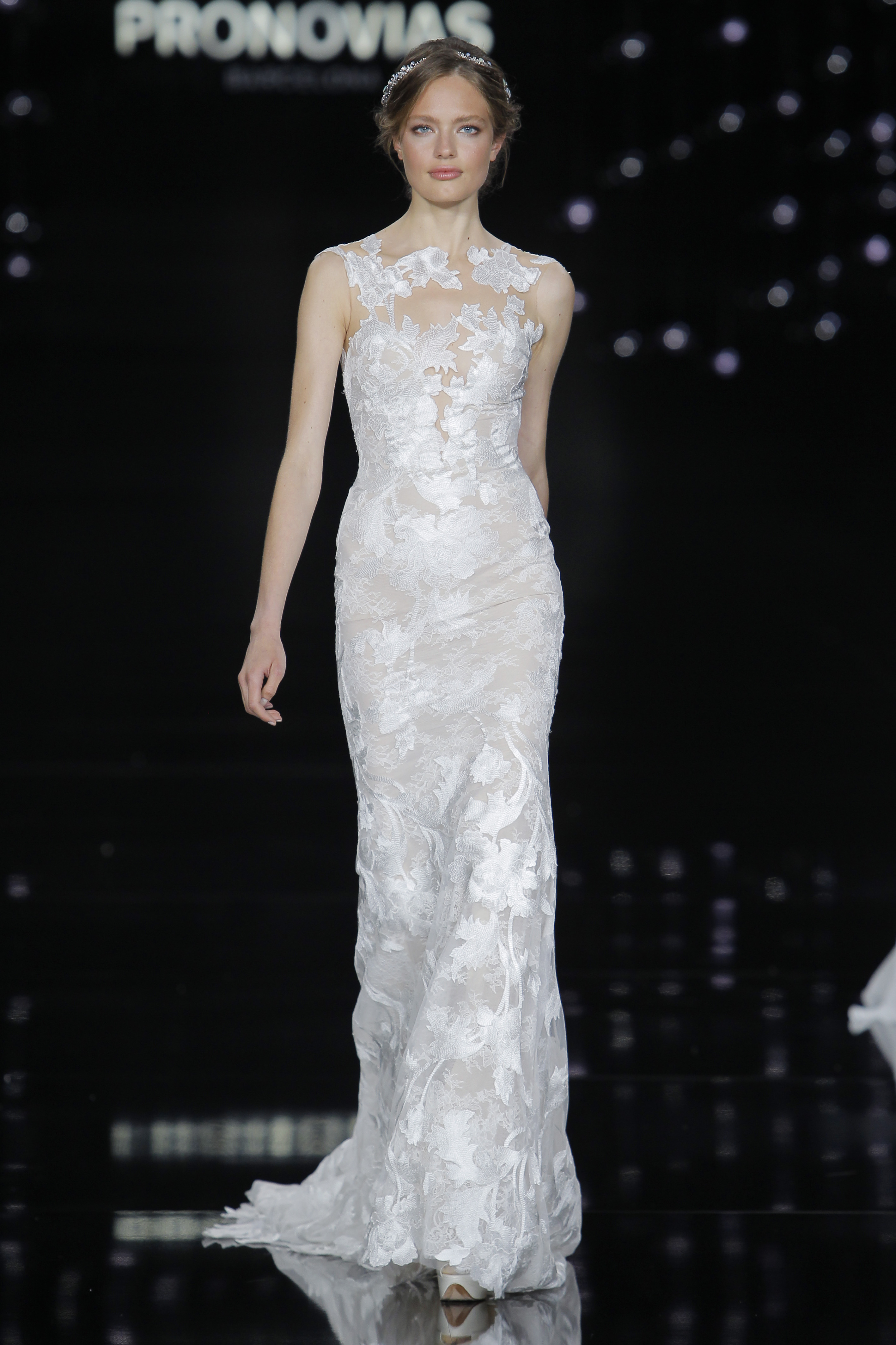 Credits: Barcelona Bridal Fashion Week
<a href="http://zankyou.9nl.de/n3ig" target="_blank"> Faça a sua marcação para experimentar este vestido! </a>