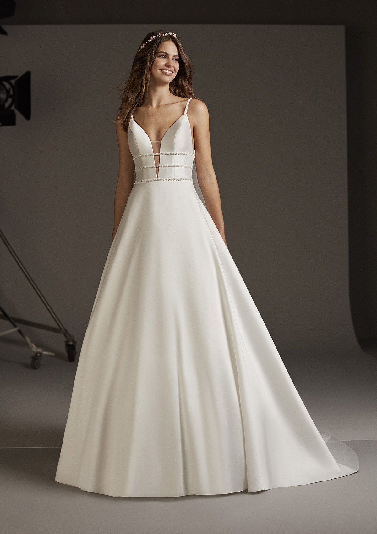 Serpens, Cruise Collection Pronovias 2020