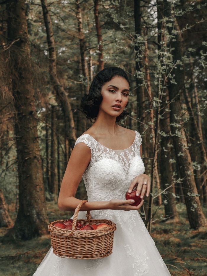 Snow White by Allure Bridals | Style: D267 | Créditos: Disney