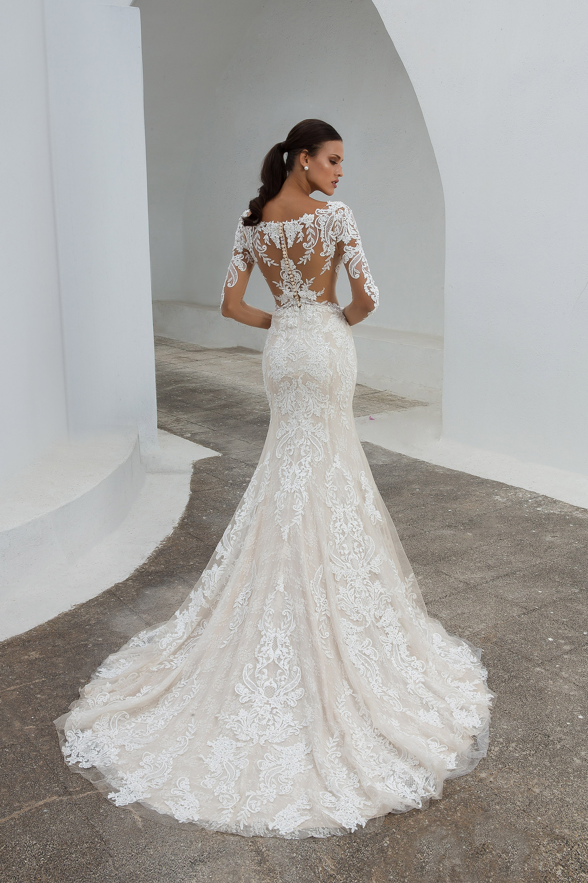 Style 88010. Credits: Justin Alexander