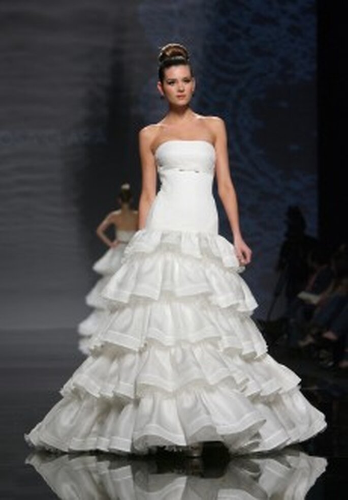 Colección de vestidos de novia Rosa Clará 2011