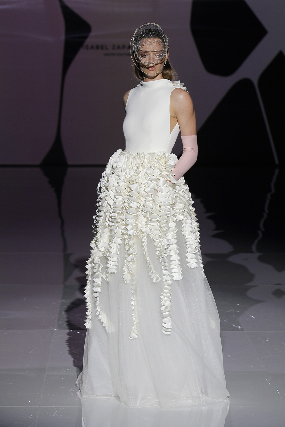 Isabel Zapardiez. Créditos: Barcelona Bridal Fashion Week