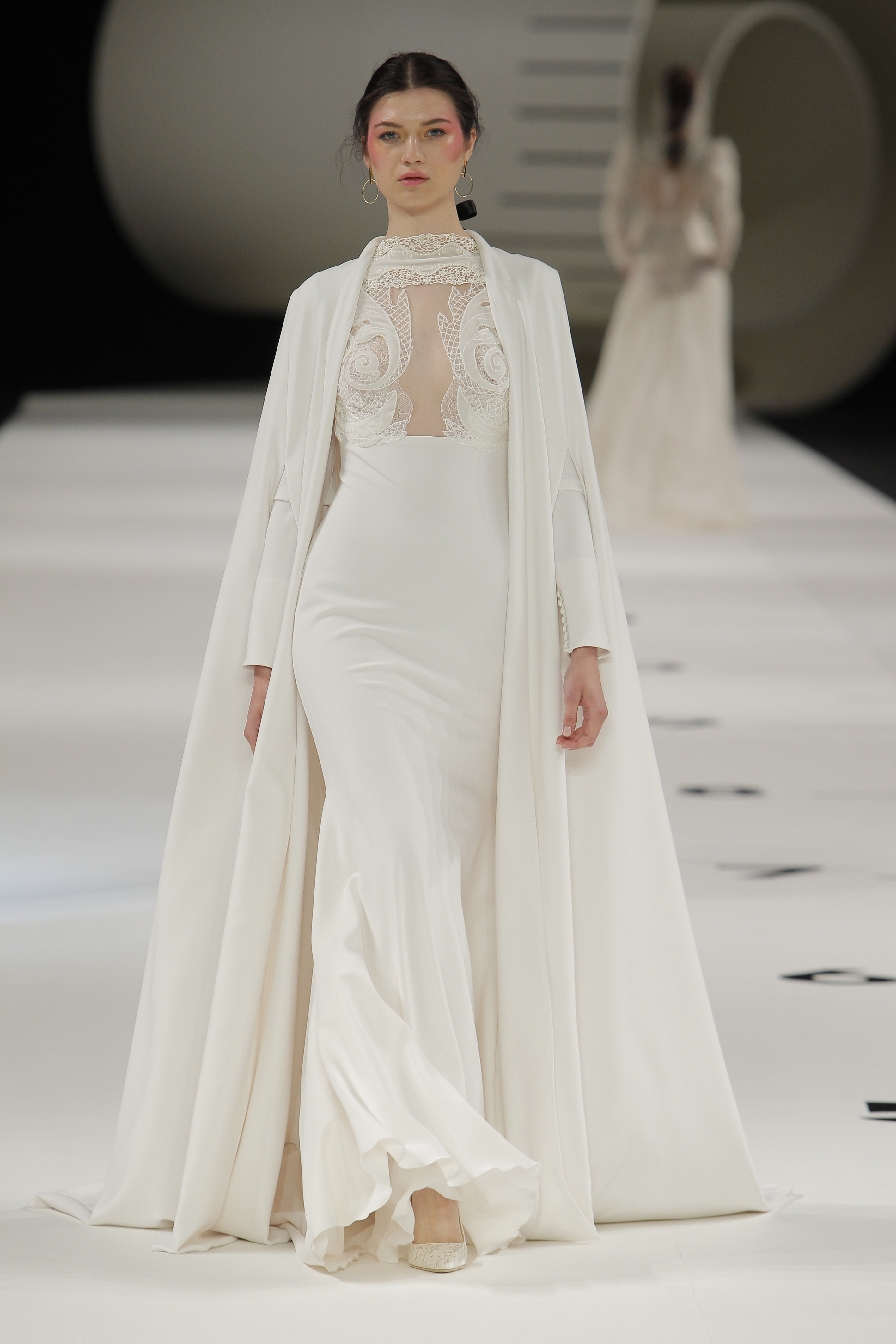 YolanCris. Credits: Valmont Barcelona Bridal Fashion Week