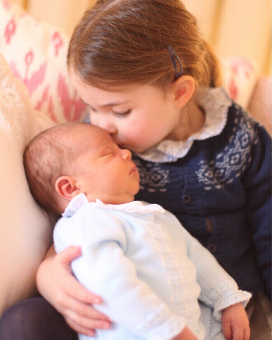 Louis juntou-se a aos príncipes George e Charlotte | Foto via Instagram @kensingtonroyal