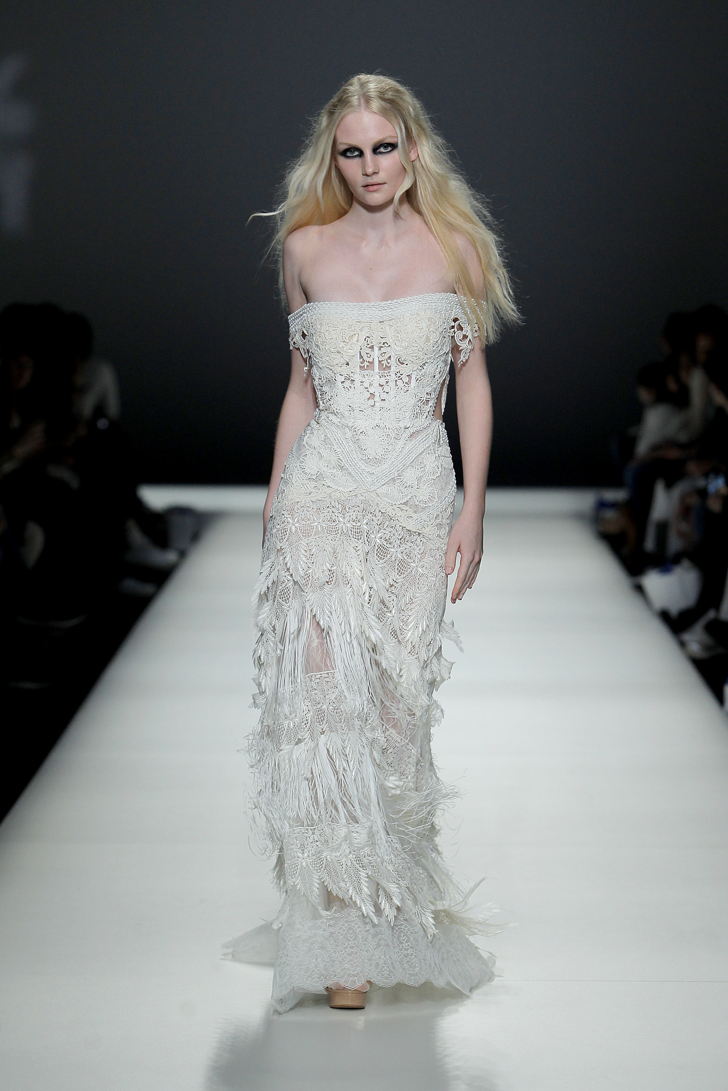 YolanCris. Credits: Valmont Barcelona Bridal Fashion Week