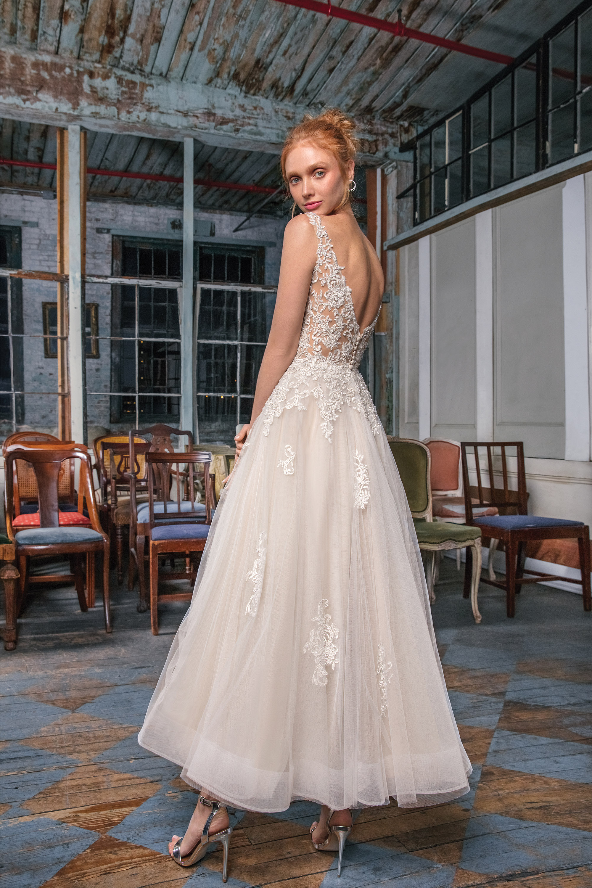 Style 99010. Credits: Justin Alexander Signature.