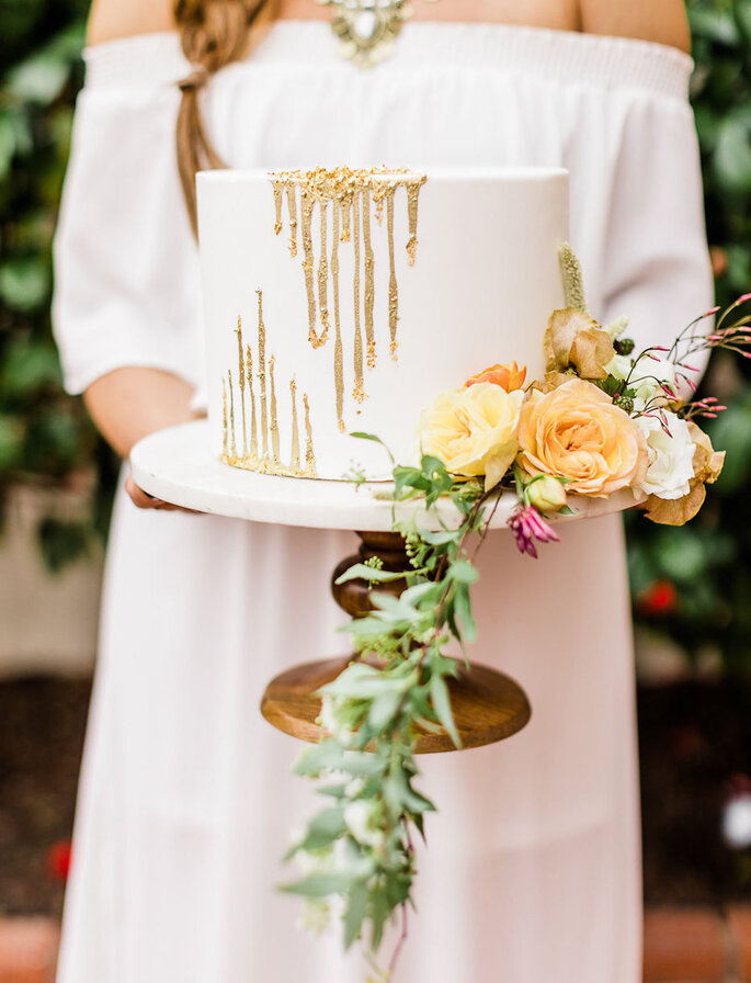 Drip Cakes: já ouviu falar? São bolos de casamento de darem água na boca! | Créditos: Lindsey Marie Photography