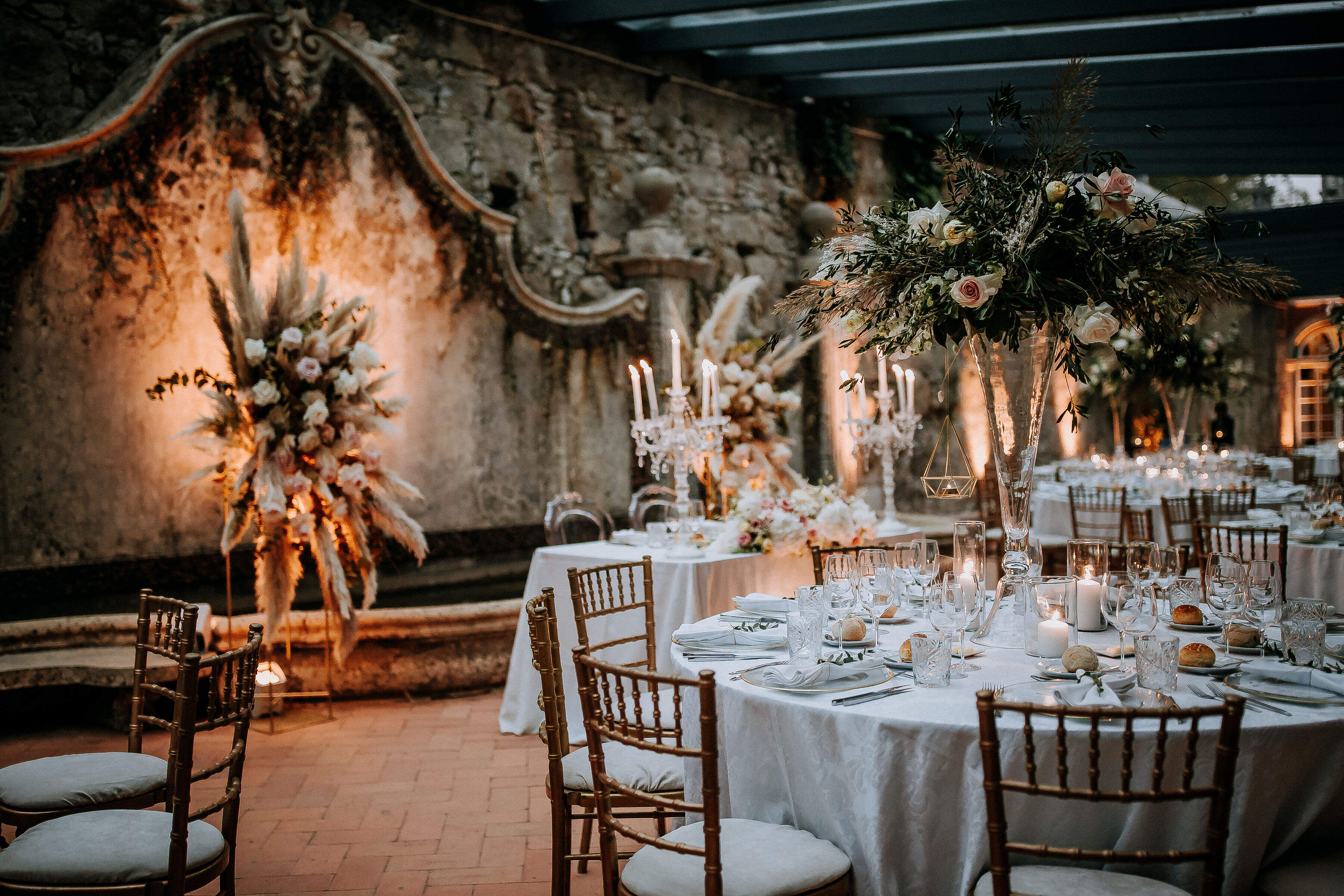 Fashion Moments - Decor & Rent 