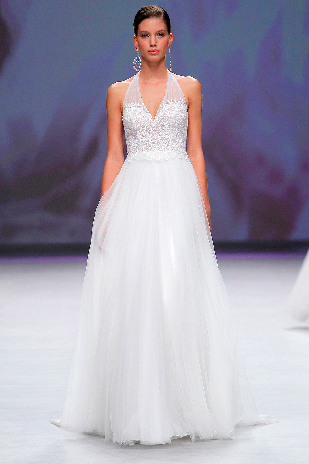 Aire Barcelona. Credits: Valmont Barcelona Bridal Fashion Week