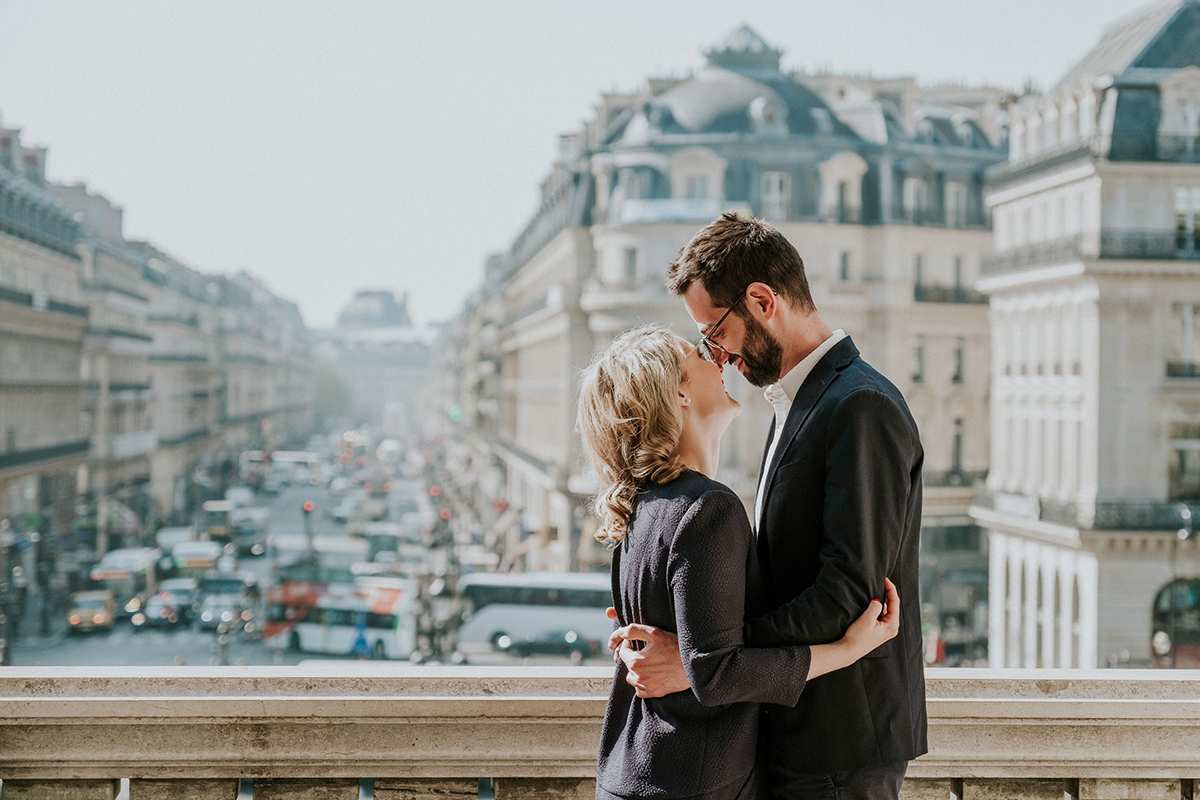 casal apaixonado em paris