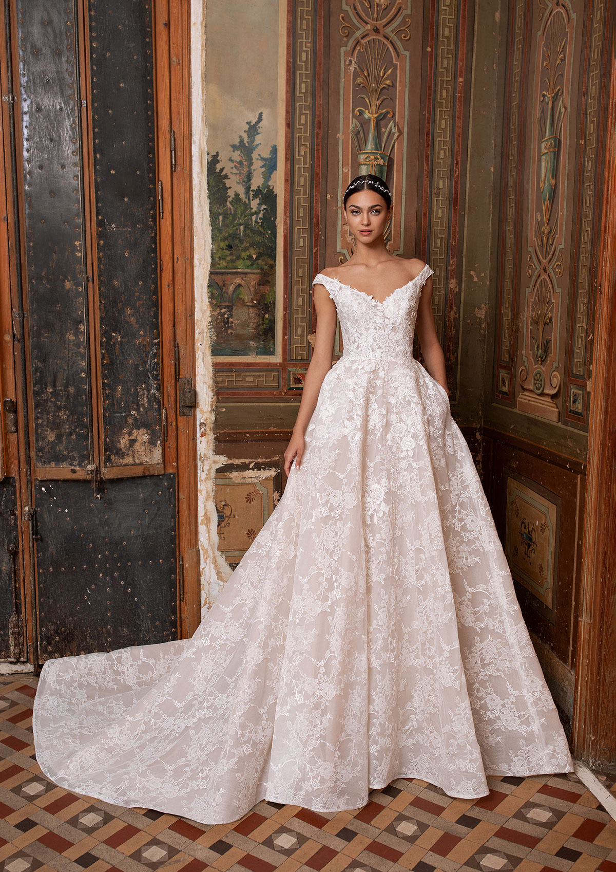 Thebe, Pronovias 2020