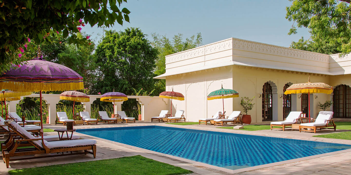 Piscina de hotel estilo indiano hotel na Índia