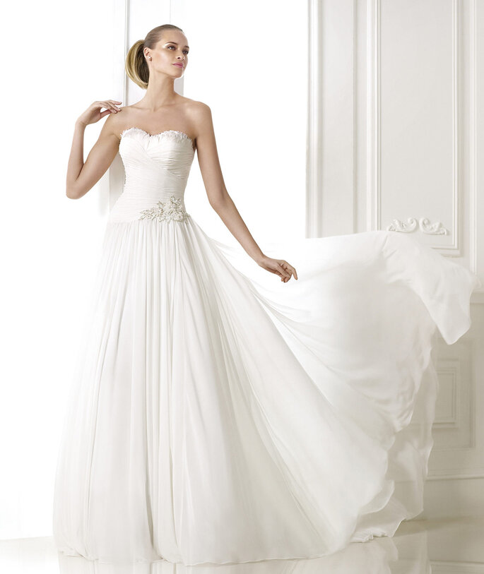 <a href="http://zankyou.9nl.de/n3ig" target="_blank"> Faça a sua marcação para experimentar o seu vestido favorito </a>