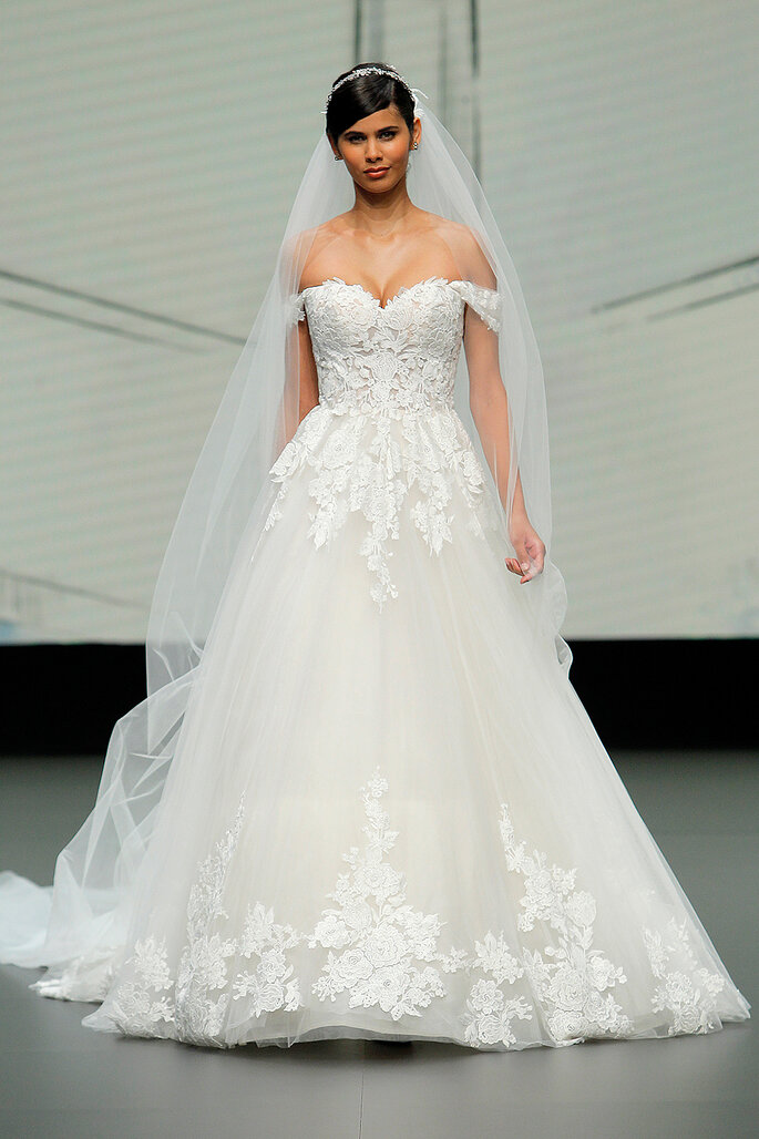 House of St. Patrick 2021 | Créditos: Valmont Barcelona Bridal Fashion Week 2020